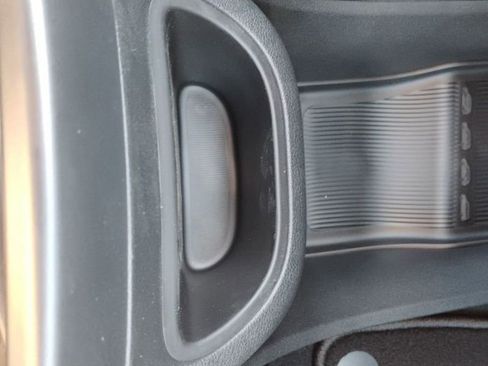 New 2026 Chrysler Pacifica Select image 25