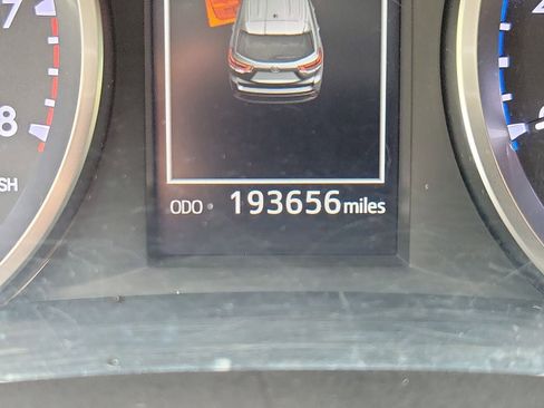 Used 2017 Toyota Highlander LE FWD image 21