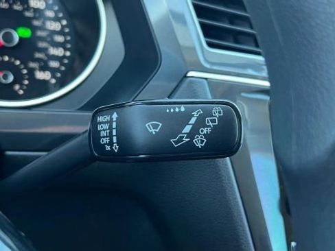 Used 2021 Volkswagen Tiguan S image 85