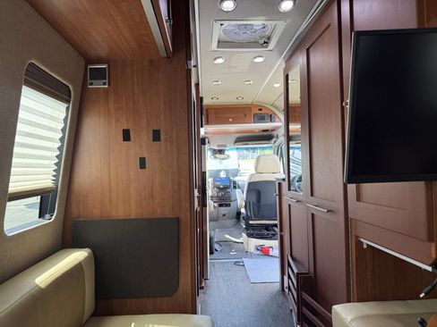 Used 2017 Mercedes-Benz Sprinter 3500 image 42