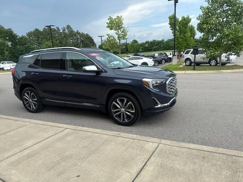 Used 2019 GMC Terrain Denali w/ Driver Alert Package II AWD/4WD image 6