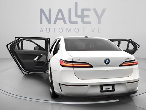 Used 2023 BMW i7 xDrive60 AWD/4WD image 13