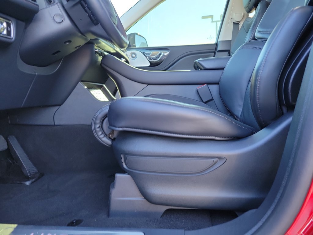 Used 2025 Lincoln Aviator Reserve w/ Equipment Group 201A AWD/4WD image 21