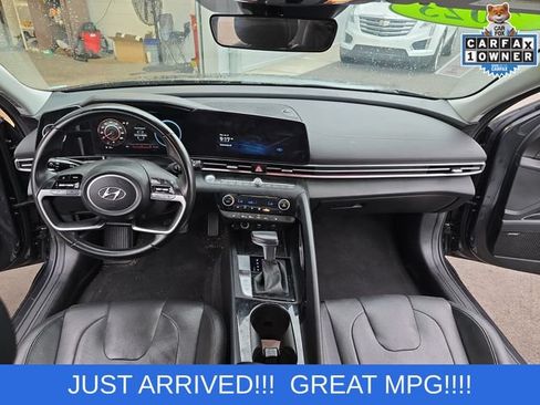 Used 2023 Hyundai Elantra Limited FWD image 17