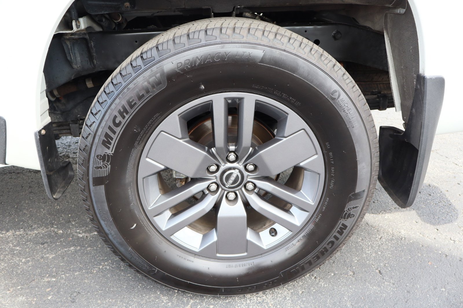 Used 2025 Nissan Frontier SV w/ Tow Package AWD/4WD image 36