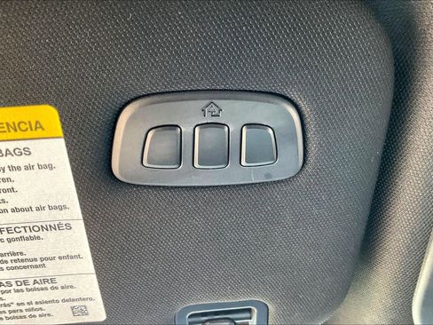 Used 2025 Ford Explorer ST-Line image 32