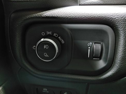 Used 2023 RAM 1500 Big Horn image 39