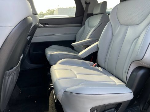 Used 2024 Hyundai Palisade SEL FWD image 12