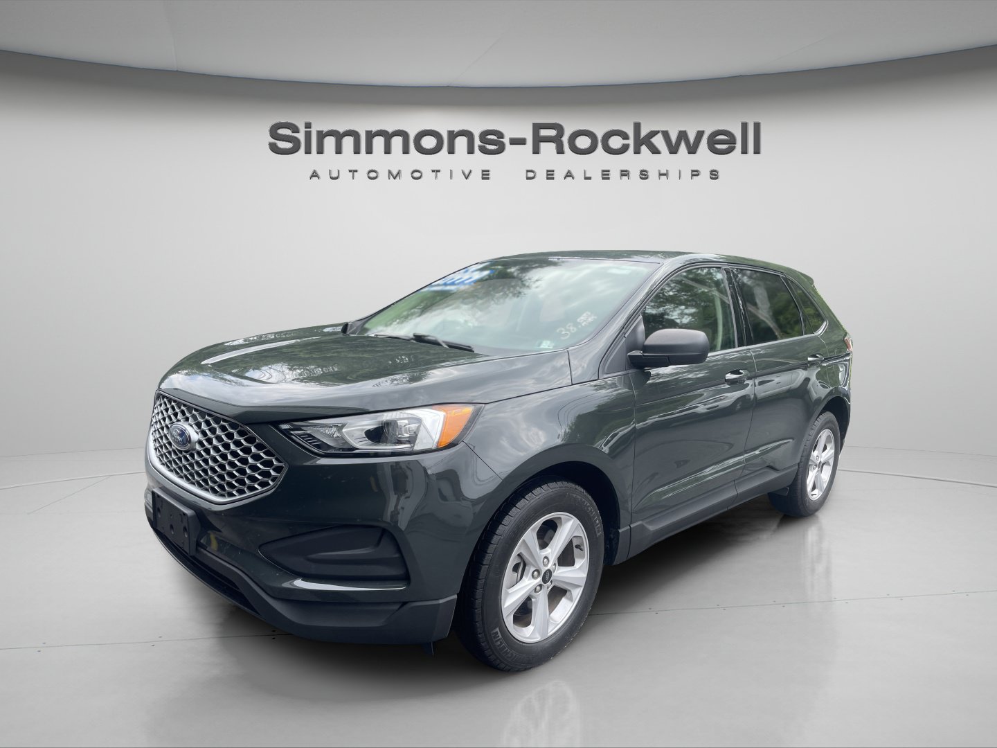 Used 2024 Ford Edge SE w/ Cargo Accessory Package AWD/4WD image 1