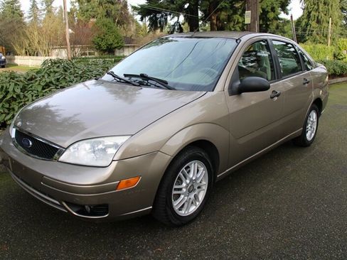 Used 2005 Ford Focus S image 1
