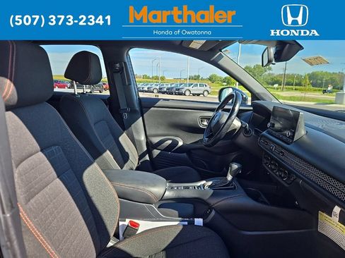 Used 2025 Honda HR-V Sport image 19