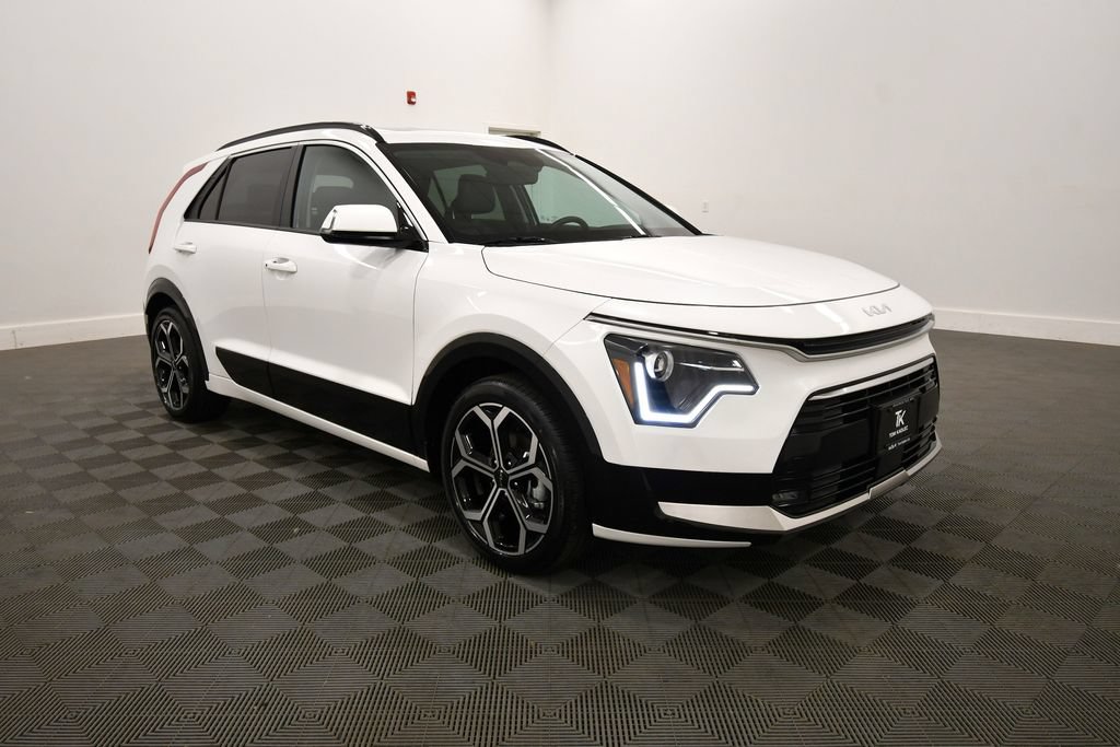 Certified 2025 Kia Niro EX Touring FWD image 10