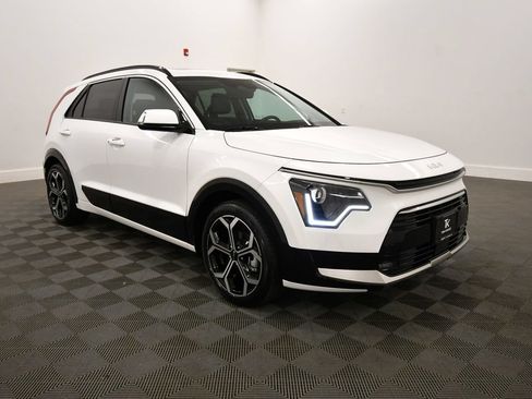Certified 2025 Kia Niro EX Touring FWD image 10