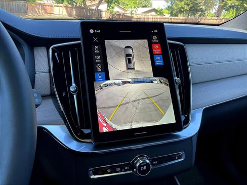 New 2026 Volvo XC90 B5 Plus w/ Protection Package Premier image 20