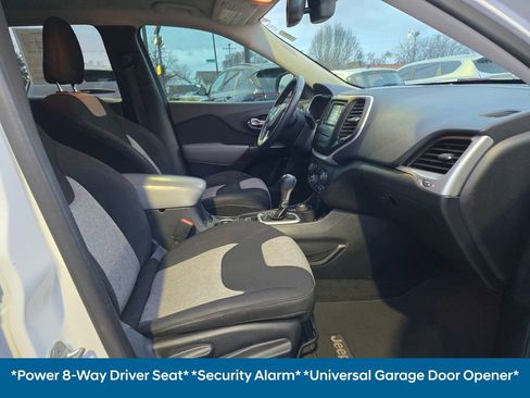 Used 2014 Jeep Cherokee Latitude w/ Comfort/Convenience Group image 11