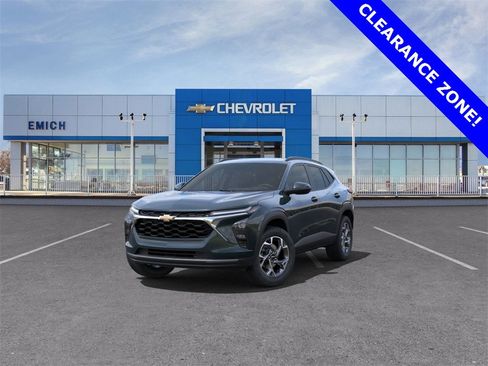 New 2025 Chevrolet Trax LT w/ Driver Confidence Package image 8