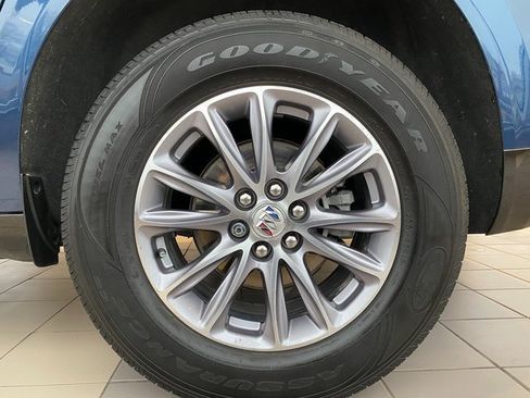 Used 2024 Buick Enclave Essence image 20