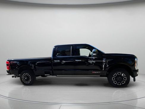 Used 2023 Ford F350 Platinum image 32