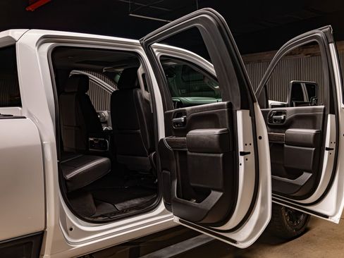 Used 2020 Chevrolet Silverado 2500 LTZ w/ LTZ Premium Package image 29