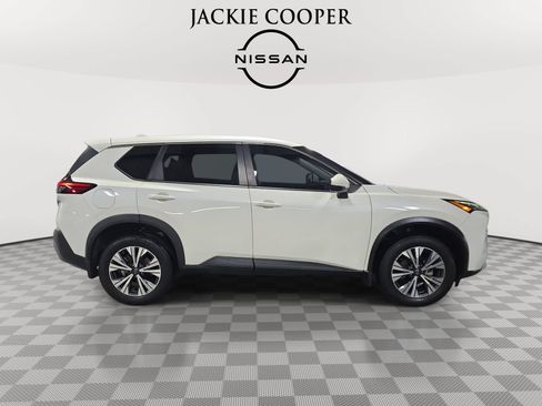Used 2022 Nissan Rogue SV FWD image 4