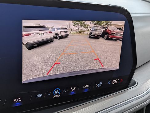 Certified 2025 Chevrolet Suburban Z71 AWD/4WD image 19