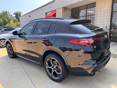 Used 2023 Alfa Romeo Stelvio Veloce AWD/4WD image 3