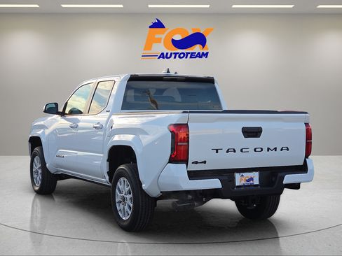 Certified 2026 Toyota Tacoma SR5 AWD/4WD image 3