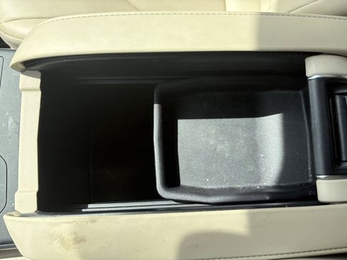 Used 2024 Toyota Highlander XLE AWD/4WD image 17