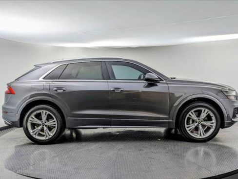 Used 2022 Audi Q8 Premium Plus w/ Premium Plus Package image 8