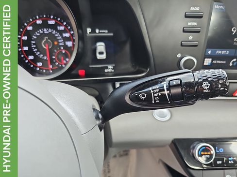 Certified 2023 Hyundai Elantra SEL image 18