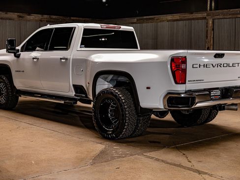 Used 2023 Chevrolet Silverado 3500 LTZ image 7