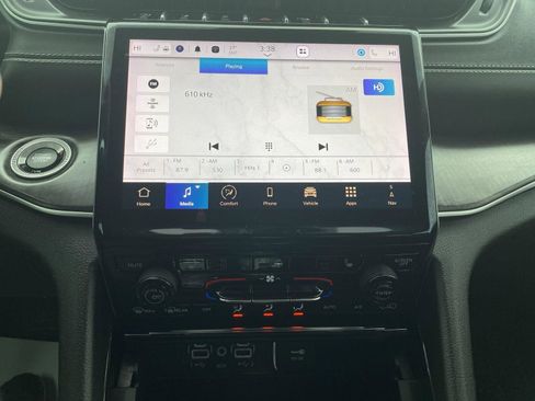 Used 2023 Jeep Grand Cherokee L Limited image 16