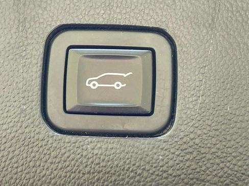 Used 2019 Chevrolet Traverse LT w/ LPO, Floor Liner Package AWD/4WD image 20