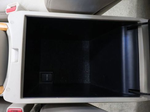 Used 2005 Toyota Avalon XLS image 28