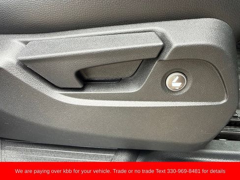 Used 2025 Honda Pilot Black Edition image 37