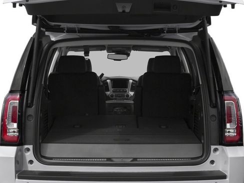 Used 2017 GMC Yukon SLE w/ SLE Value Package AWD/4WD image 16