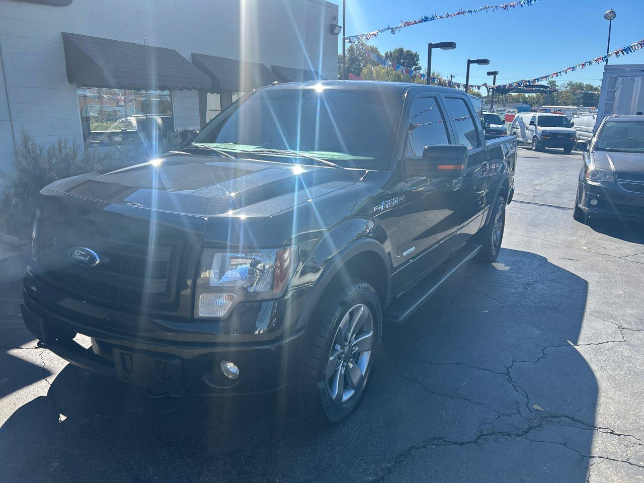 Used 2013 Ford F150 FX4 w/ Mid Equipment Group AWD/4WD image 3