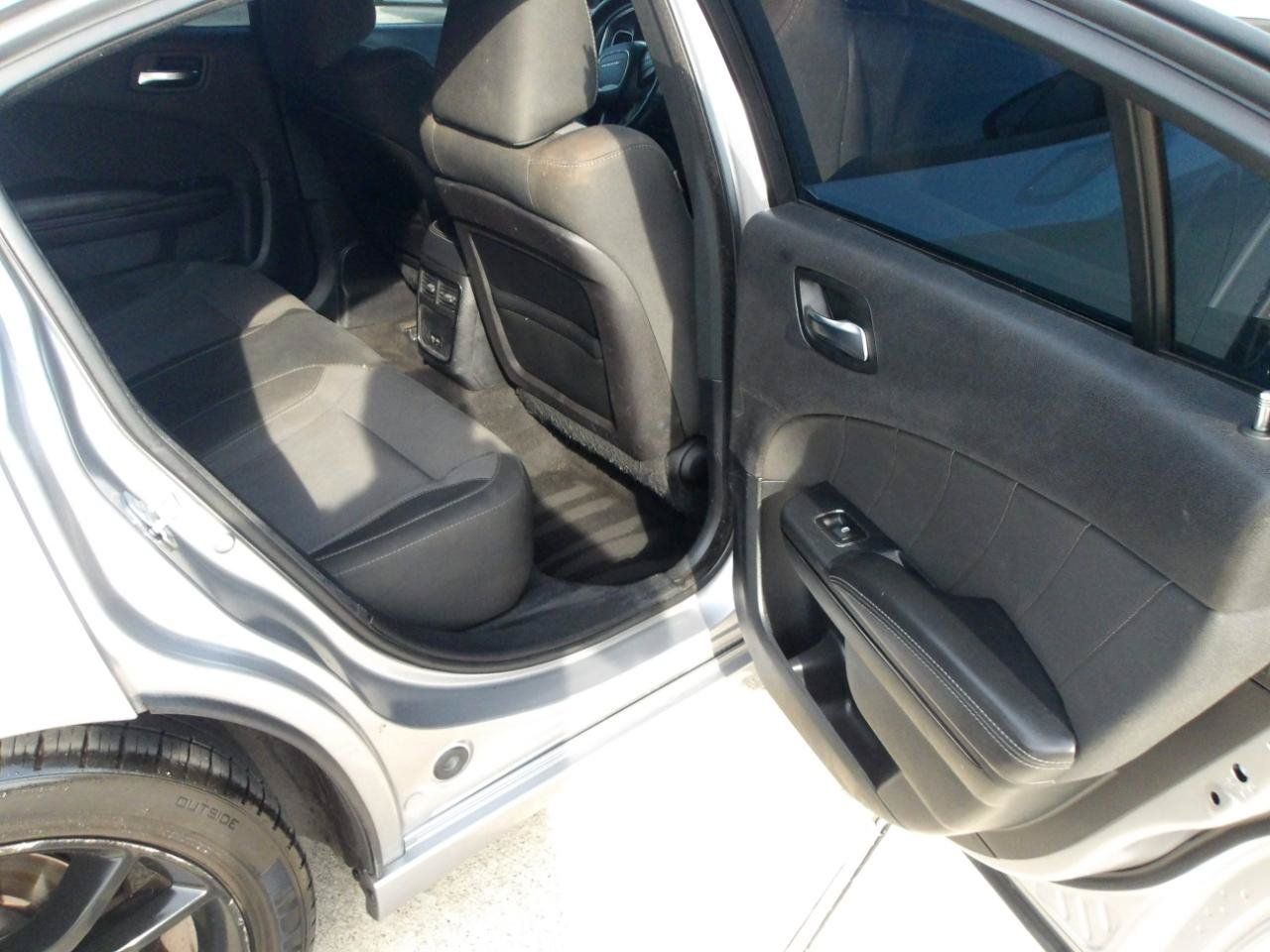 Used 2016 Dodge Charger SXT w/ Blacktop Package RWD image 8