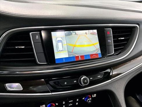 Used 2018 Buick Enclave Essence FWD image 23