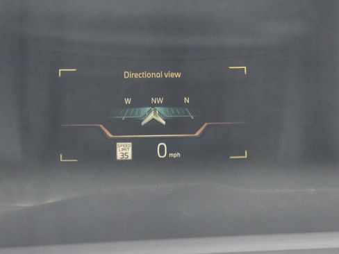 Used 2023 BMW X7 M60i w/ Executive Package image 88