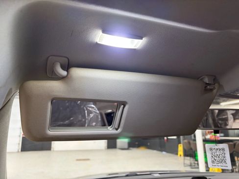 Used 2011 Volkswagen Tiguan S image 45