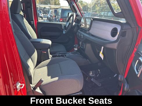 Certified 2024 Jeep Gladiator Sport image 24