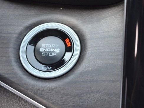 New 2025 Jeep Grand Cherokee Limited w/ Black Appearance Package image 23