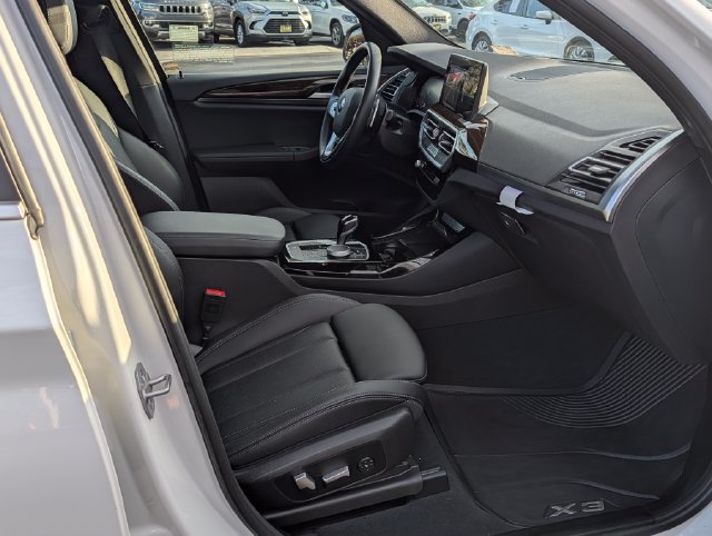 Used 2024 BMW X3 sDrive30i w/ Premium Package RWD image 9