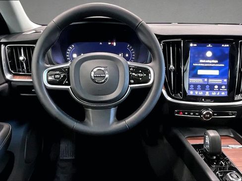 Used 2025 Volvo V60 B5 Cross Country Plus AWD/4WD image 9