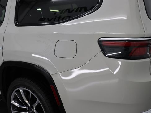 Used 2022 Jeep Wagoneer Series II w/ Premium Group I image 33