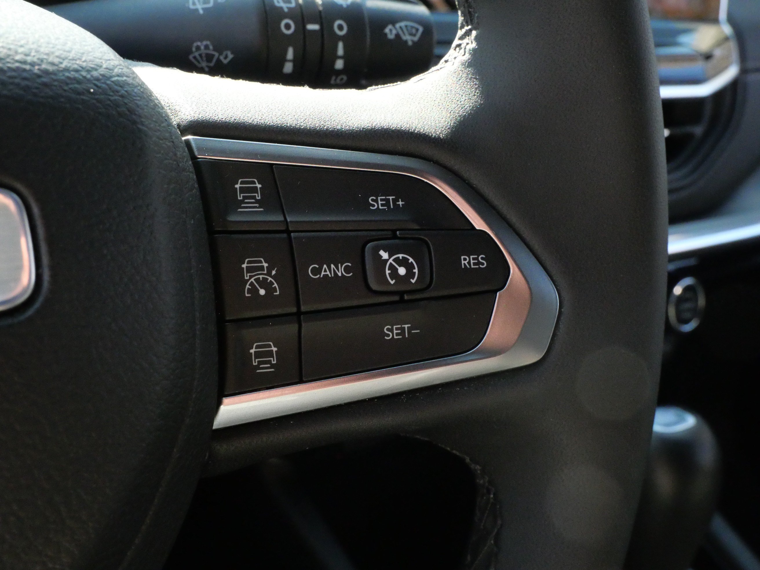 Used 2023 Jeep Compass High Altitude AWD/4WD image 25