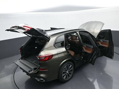 Used 2023 BMW X5 xDrive40i w/ M Sport Package AWD/4WD image 44