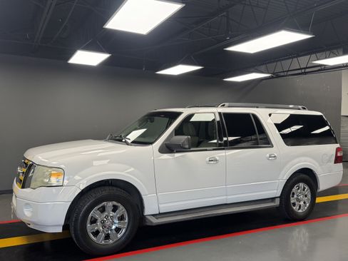 Used 2011 Ford Expedition EL XLT image 2