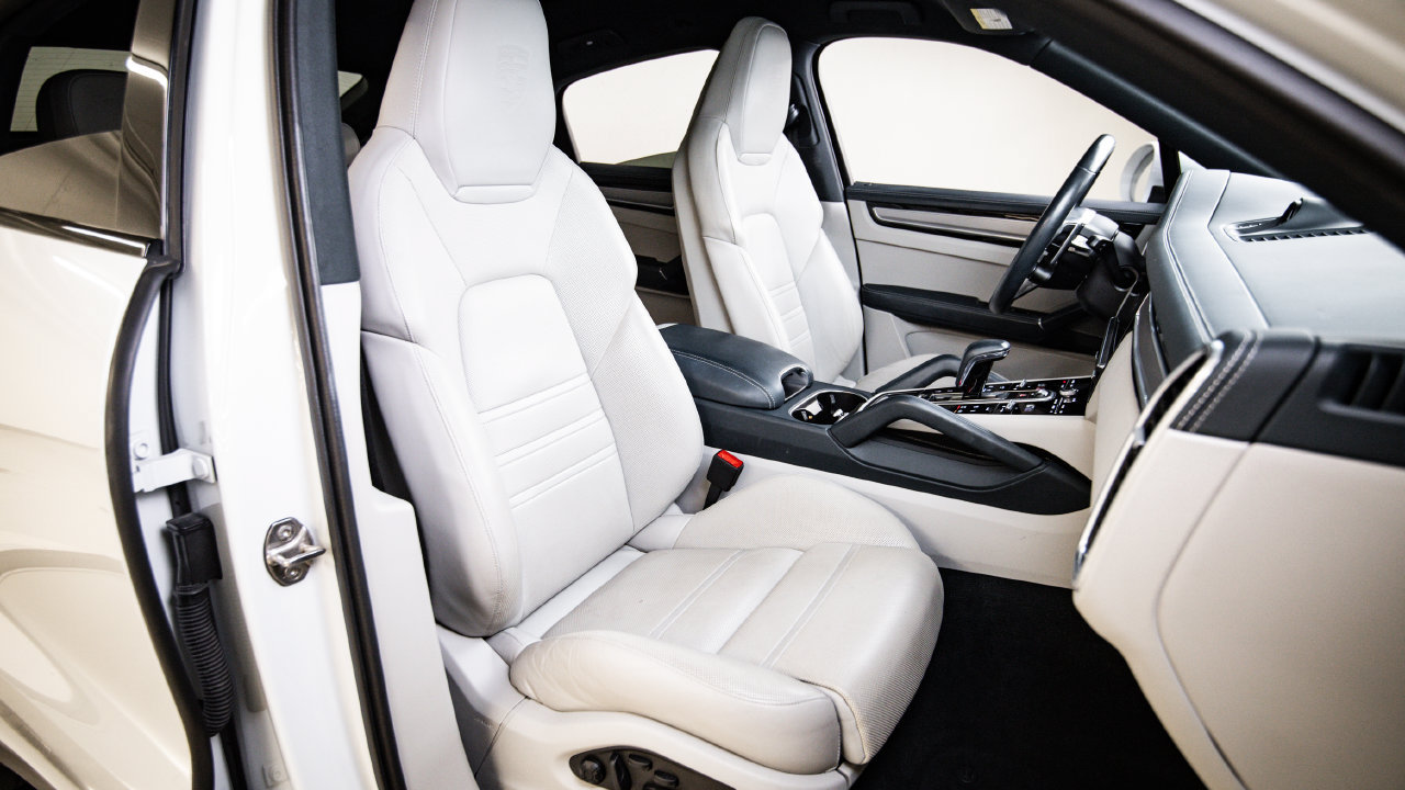 Certified 2022 Porsche Cayenne Coupe AWD/4WD image 29